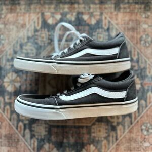 VANS Old Skool Women’s size 7.5 Gray Canvas Low top Lace-Up Sneakers